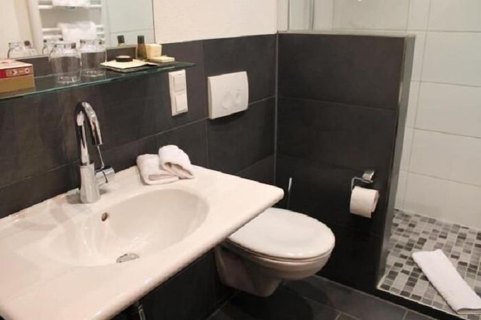 Imagen de la habitación del Boutique-Hotel Lohspeicher. Foto 10
