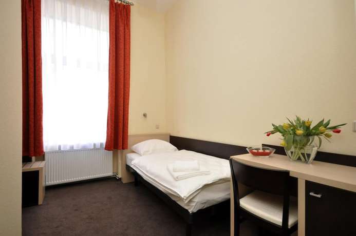 Imagen de la habitación del Bova Hotel Frankfurt. Foto 10