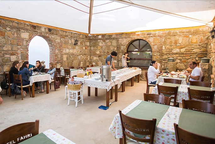 Imagen del bar/restaurante del Bozcaada Fahri Hotel. Foto 3