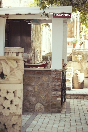 Imagen de los interiores del Bozcaada Fahri Hotel. Foto 17