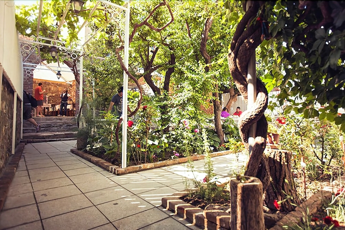 Imagen de los exteriores del Bozcaada Fahri Hotel. Foto 12