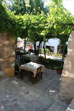 Imagen de los exteriores del Bozcaada Fahri Hotel. Foto 13