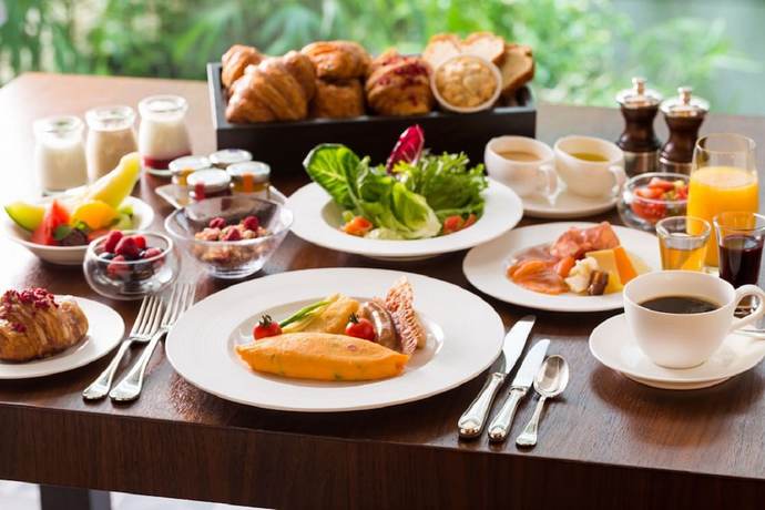 Imagen del bar/restaurante del Braira Hettin Resort and Villas. Foto 3