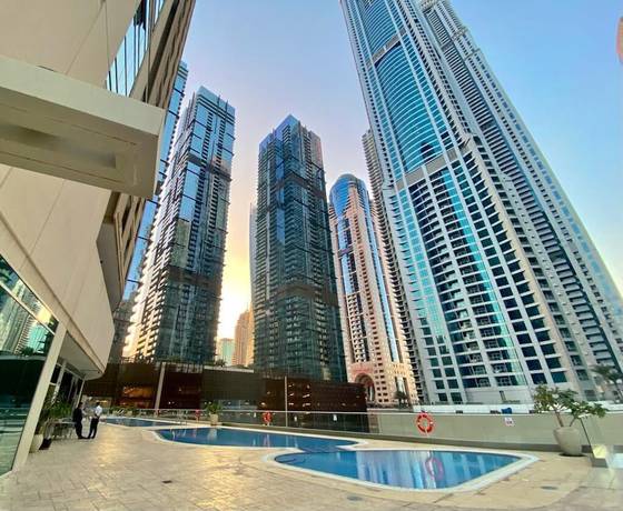 Imagen de la piscina del Brightline Property In Marina For Short Term Rent. Foto 12