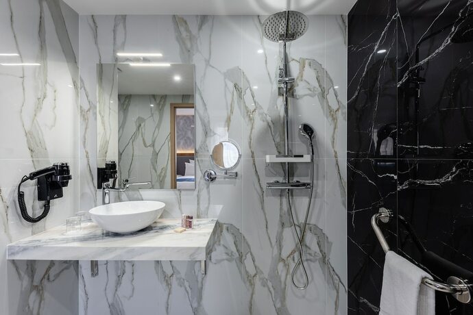 Imagen de la habitación del Brit Hotel Privil&egrave;ge Paris - Rosny. Foto 11