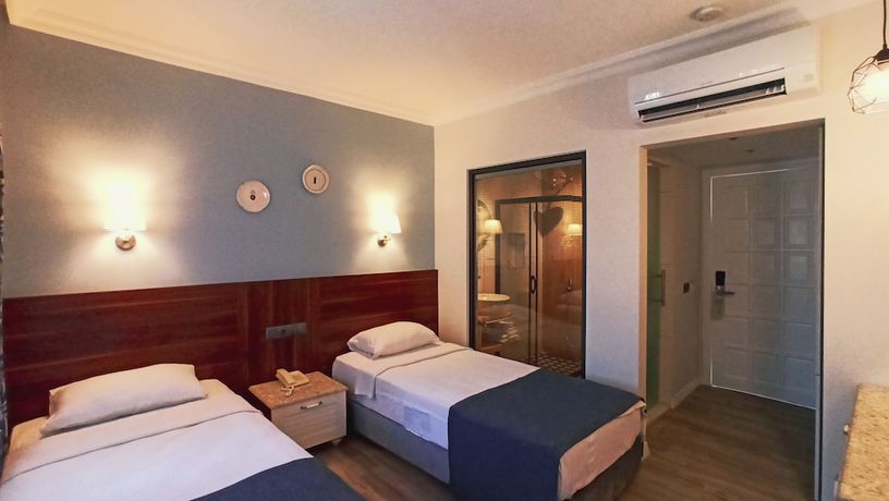 Imagen de la habitación del Bronze Hotel, FETHIYE. Foto 4