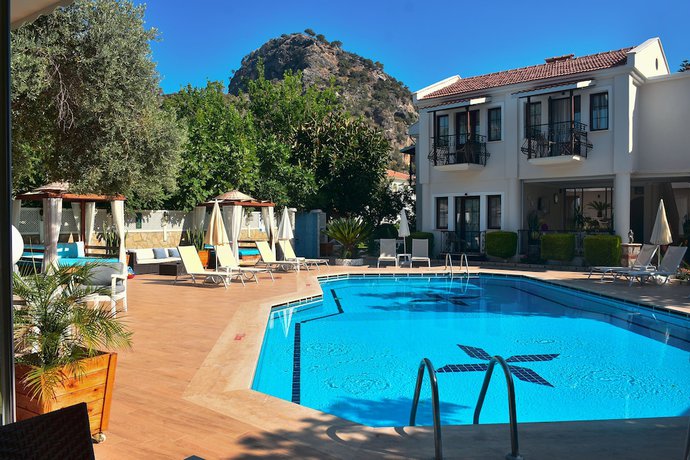 Imagen de la piscina del Bronze Hotel, FETHIYE. Foto 20