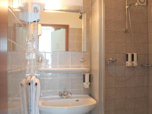 Imagen de la habitación del Brunnen Hotel. Foto 9