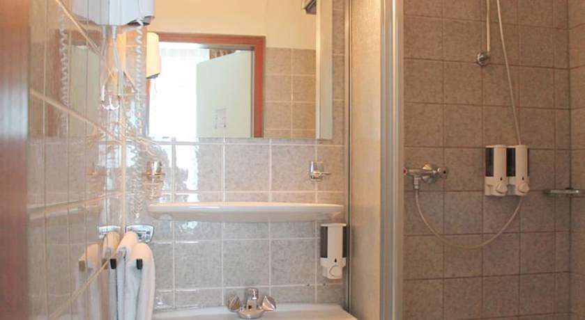 Imagen de la habitación del Brunnen Hotel. Foto 12