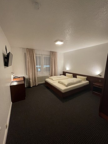 Imagen de la habitación del Brunnen Hotel. Foto 15