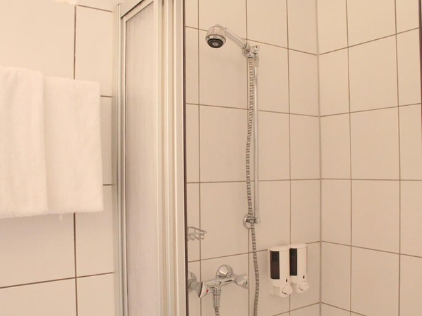 Imagen de la habitación del Brunnen Hotel. Foto 20