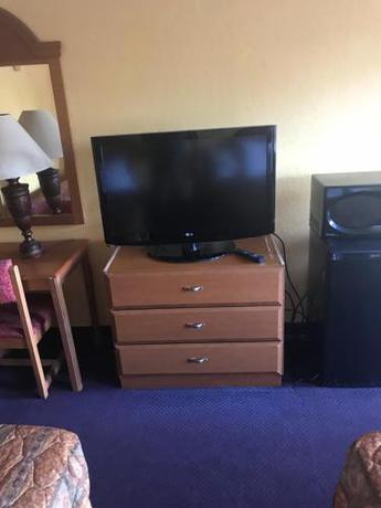 Imagen de la habitación del Budget Inn. Foto 8