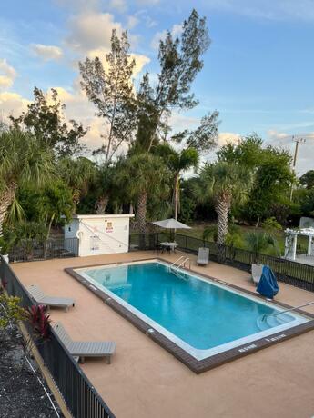Imagen general del Budget Inn. Foto 23