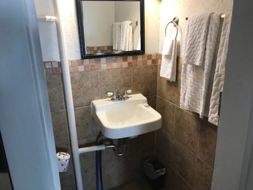 Imagen de la habitación del Budget Lodge. Foto 7