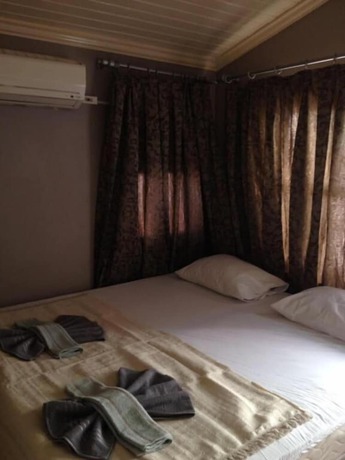 Imagen de la habitación del Bufes Hotel. Foto 15