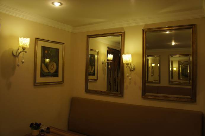 Imagen del bar/restaurante del Bufes Hotel, Fatih. Foto 4