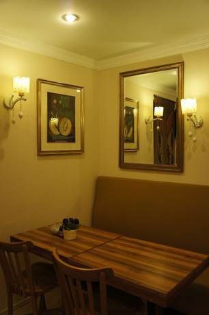 Imagen del bar/restaurante del Bufes Hotel, Fatih. Foto 5