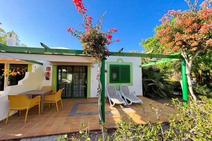 Imagen de los interiores del Bungalows Cordial Sandy Golf. Foto 7