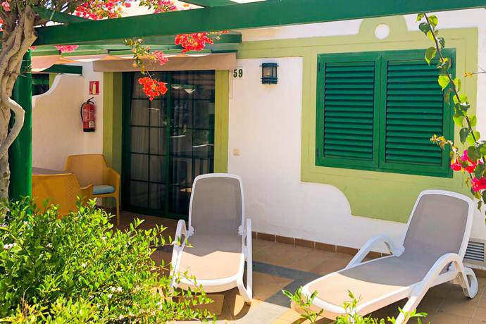 Imagen de los interiores del Bungalows Cordial Sandy Golf. Foto 8