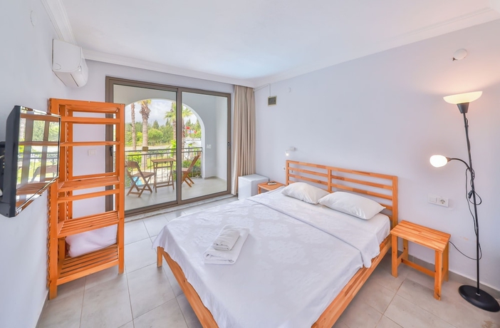 Imagen de la habitación del Burc Hotel. Foto 13