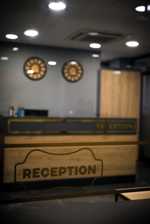 Imagen de los interiores del Bur&ccedil; Airport Hotel. Foto 15