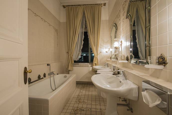 Imagen de la habitación del Burghotel Hasel&uuml;nne. Foto 14
