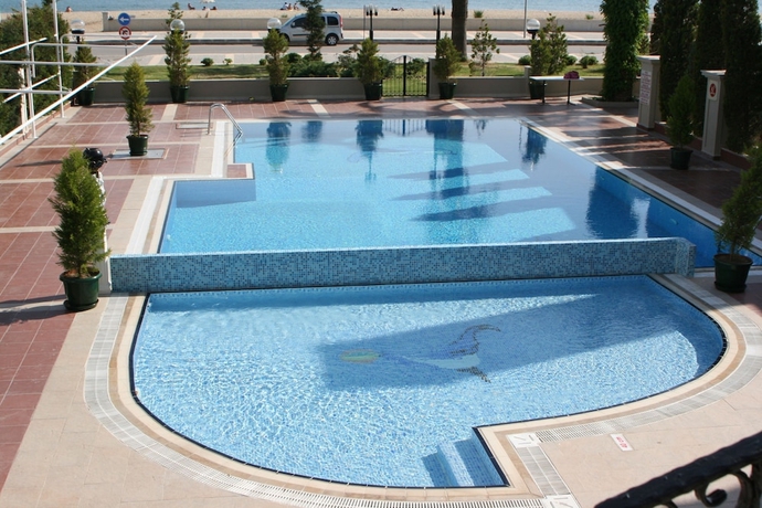 Imagen de la piscina del Buyuk Berk Otel. Foto 17