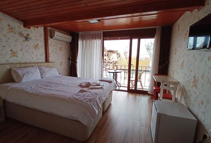 Imagen de la habitación del Buyukada Cinar Hotel. Foto 4