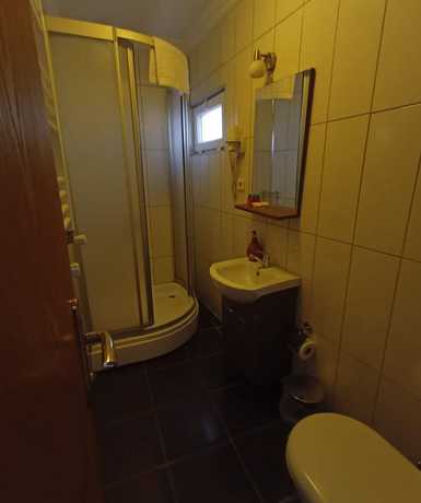 Imagen de la habitación del Buyukada Cinar Hotel. Foto 14