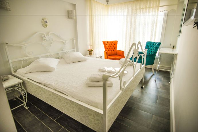Imagen de la habitación del Buyukada Port Hotel. Foto 4