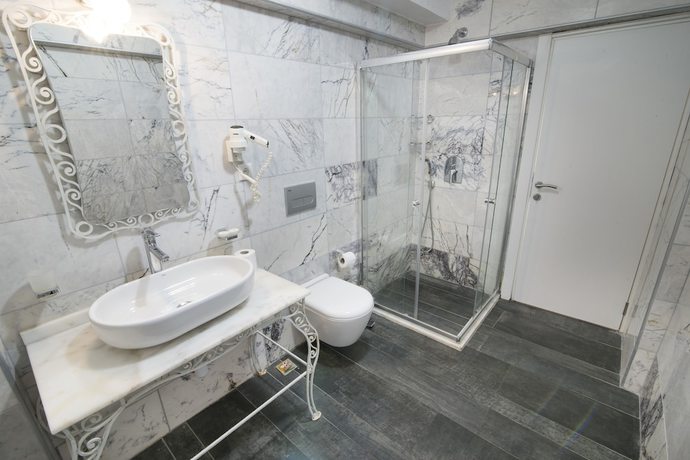 Imagen de la habitación del Buyukada Port Hotel. Foto 10
