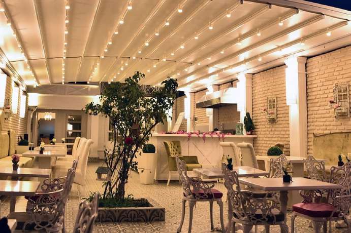 Imagen del bar/restaurante del Buyukada Port Hotel. Foto 3