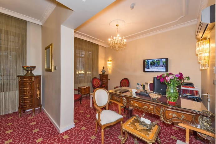 Imagen de los interiores del By Murat Crown Hotel. Foto 17