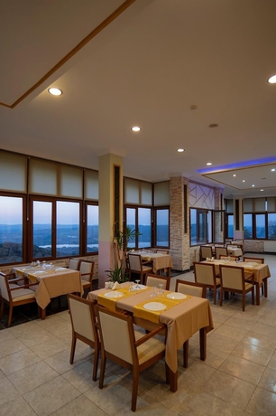 Imagen del bar/restaurante del CANPOLAT Hotel. Foto 4