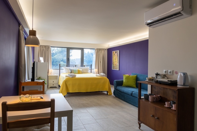 Imagen de la habitación del CHROMA Lodge Pikermi. Foto 2