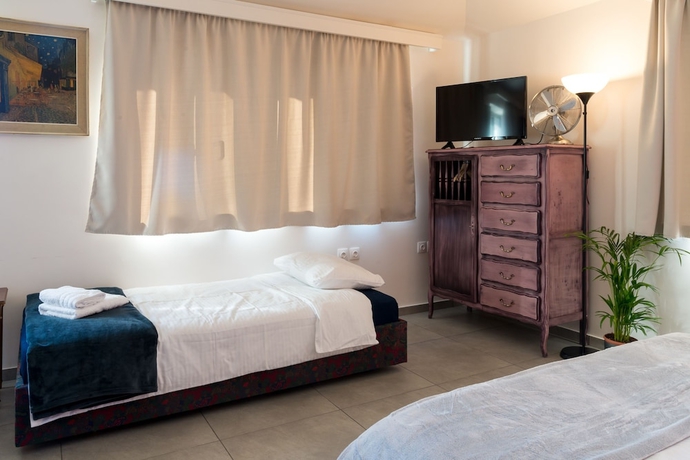 Imagen de la habitación del CHROMA Lodge Pikermi. Foto 15