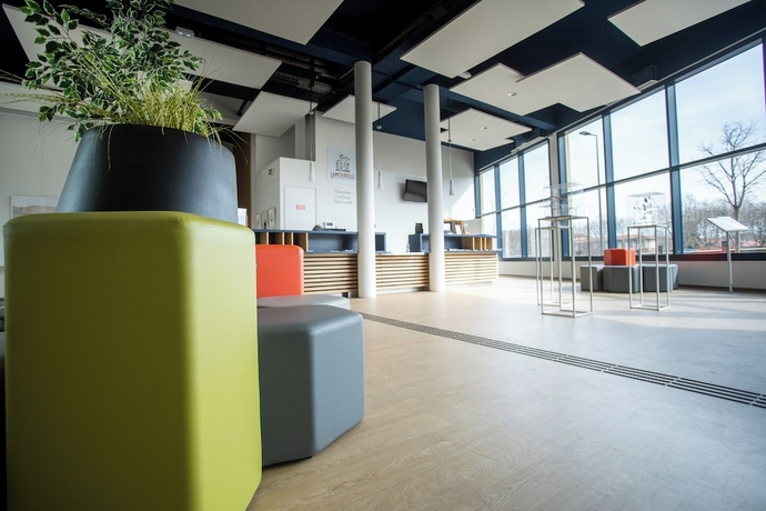 Imagen de los interiores del CIS Lamourelle. Foto 15
