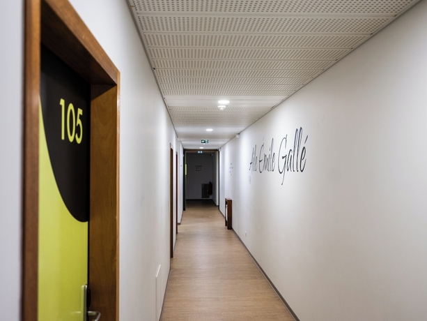 Imagen de los interiores del CIS Lamourelle. Foto 16