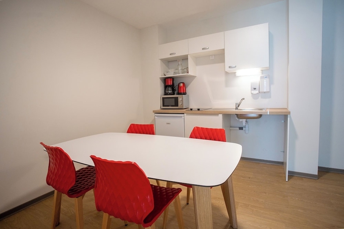 Imagen de la habitación del CIS Lamourelle. Foto 14