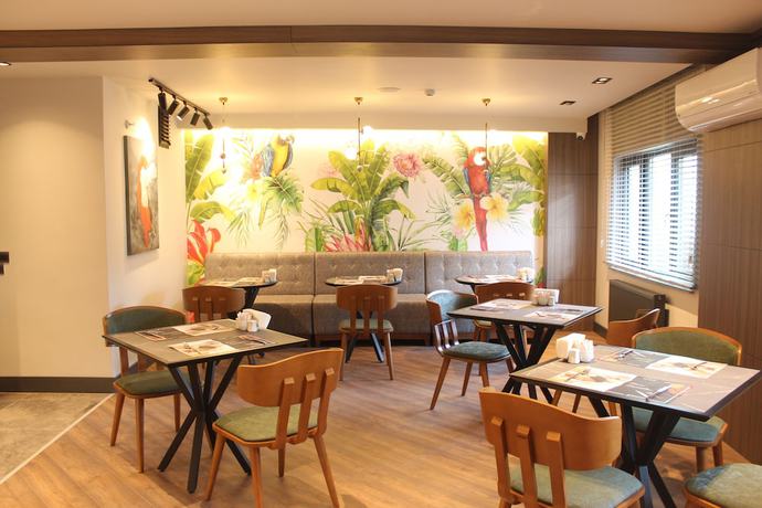 Imagen del bar/restaurante del CITY ASYA HOTEL. Foto 4