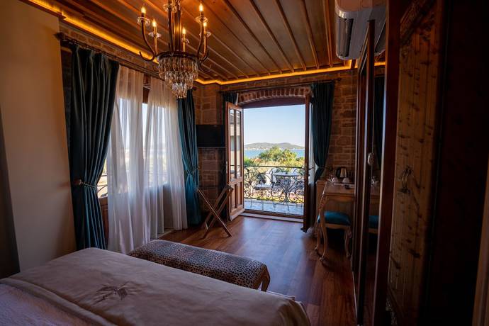 Imagen de la habitación del CUNDA BARADIEL HOTEL, Ayvalik. Foto 11