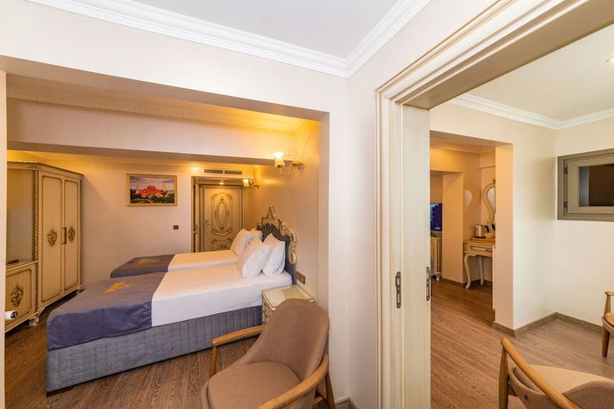 Imagen de la habitación del CZN Burak Hotel. Foto 9