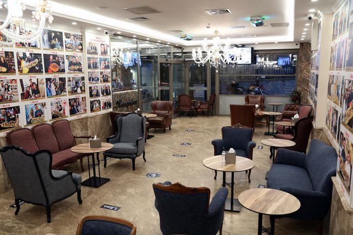 Imagen del bar/restaurante del CZN Burak Hotel. Foto 4