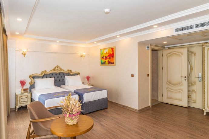 Imagen de la habitación del CZN Burak Hotel. Foto 11