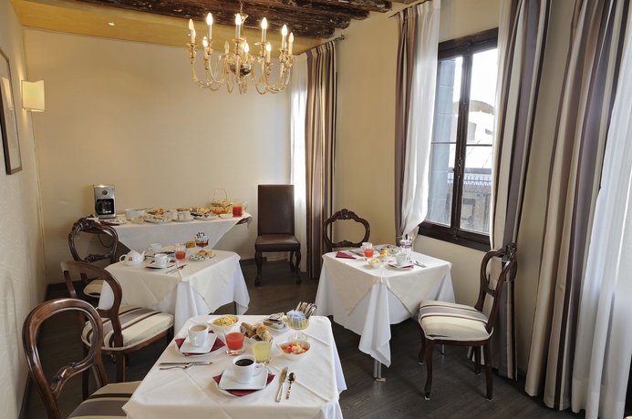 Imagen del bar/restaurante del Ca Maria Callas. Foto 2