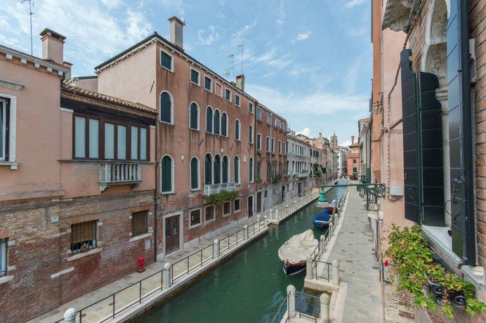 Imagen de los exteriores del Ca' Messner. Foto 13