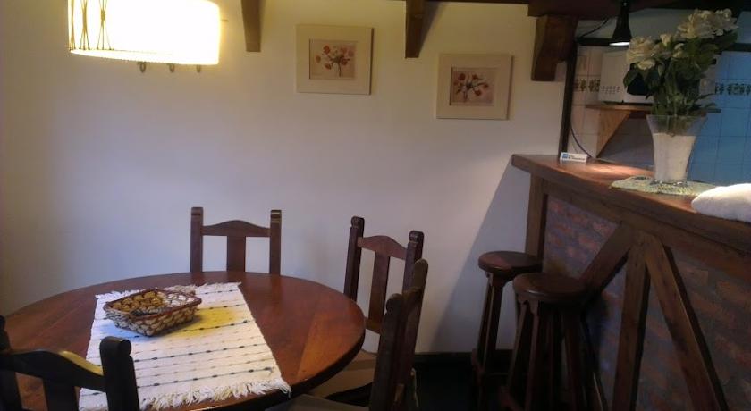 Imagen de los interiores del Caba&ntilde;as Antilhue. Foto 10