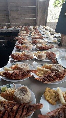 Imagen del bar/restaurante del Cabañas Ecoturisticas Y Club Gaira Tayrona. Foto 24