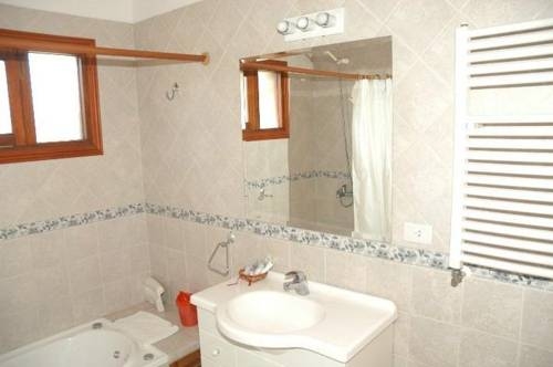 Imagen de la habitación del Caba&ntilde;as Los Ciruelos. Foto 8