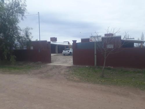 Imagen general del Caba&ntilde;as rodeada de vi&ntilde;edos con piscina. Foto 4